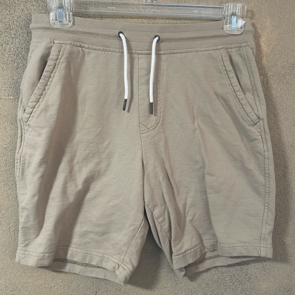No Boundaries men’s drawstring sweat shorts. Tan size M 32-34